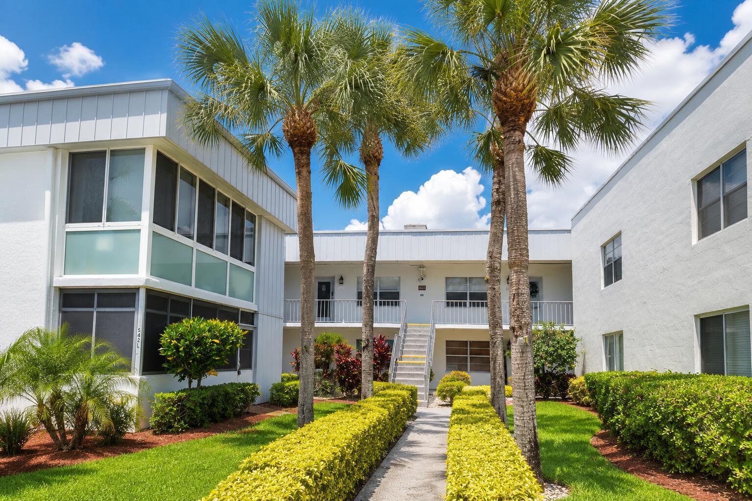 567 Burgundy L, Delray Beach FL 33484