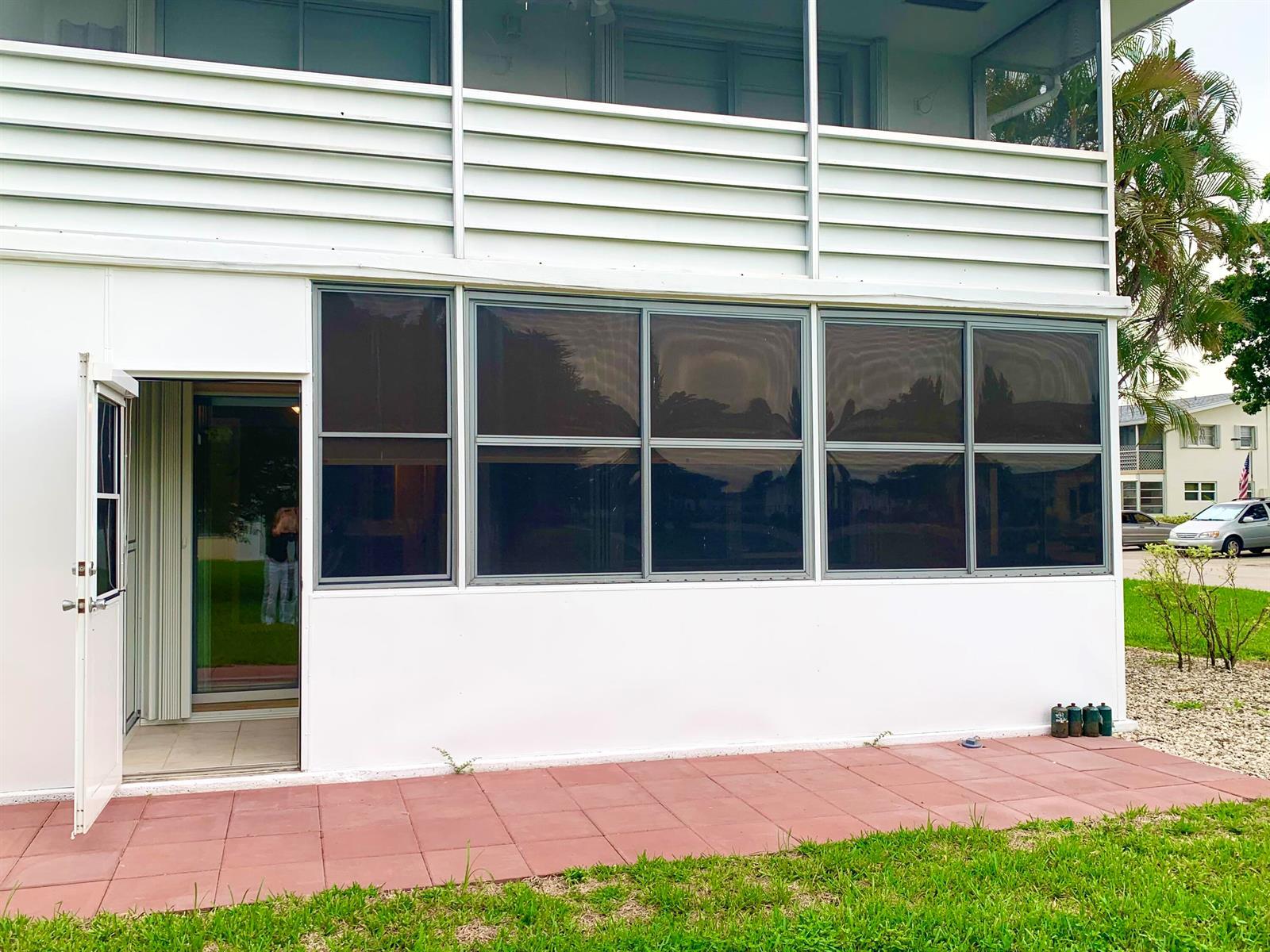 81 Kingswood E, West Palm Beach FL 33417 photo 4
