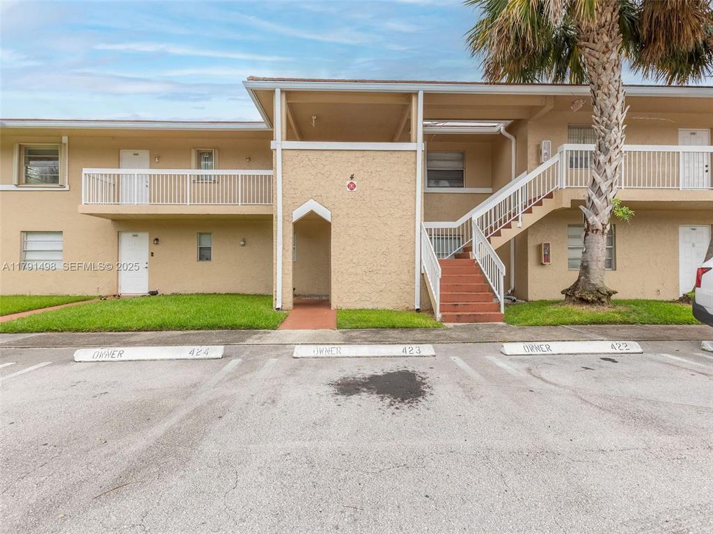 10106 Twin Lakes Drive Unit 4, Coral Springs FL 33071 photo 2