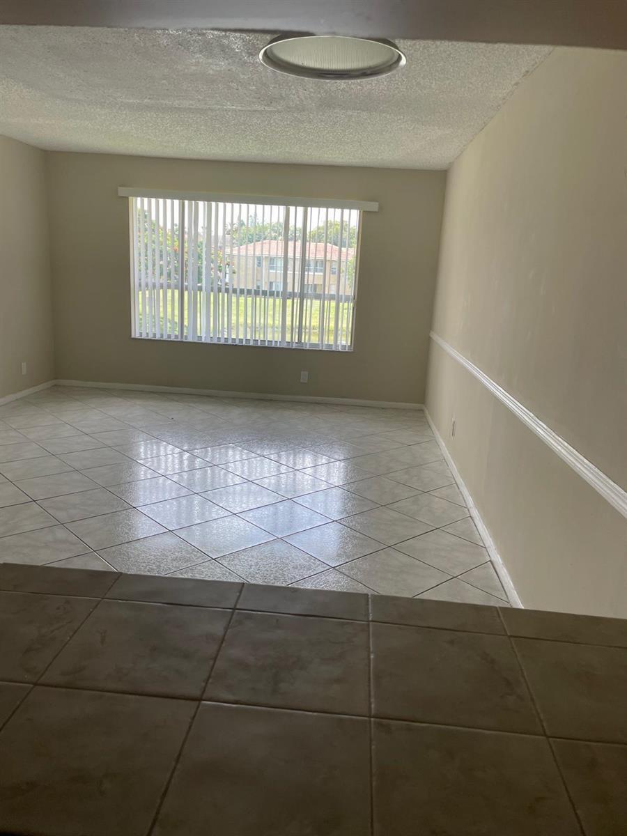 10106 Twin Lakes Drive Unit 4, Coral Springs FL 33071