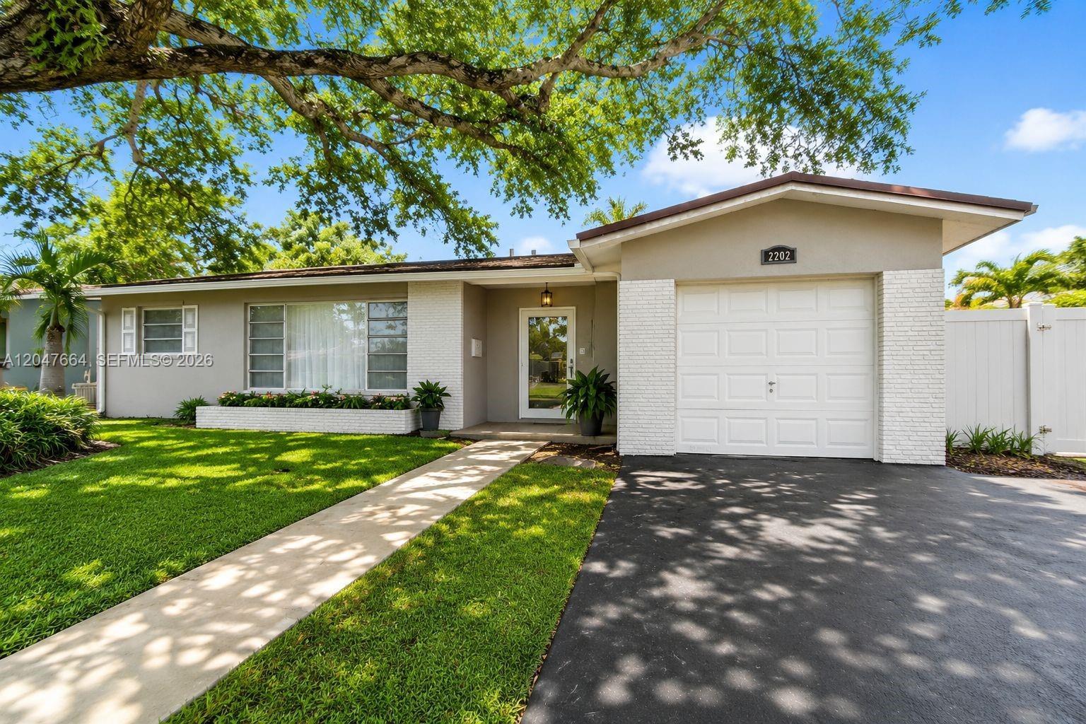 2202 N 42nd Ave, Hollywood FL 33021