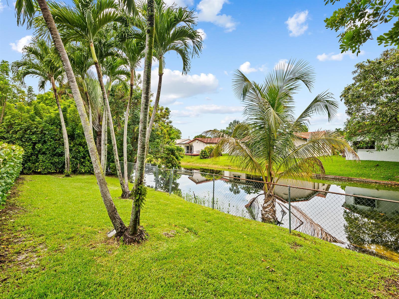 10497 NW 4th Street, Fort Lauderdale FL 33071 photo 3