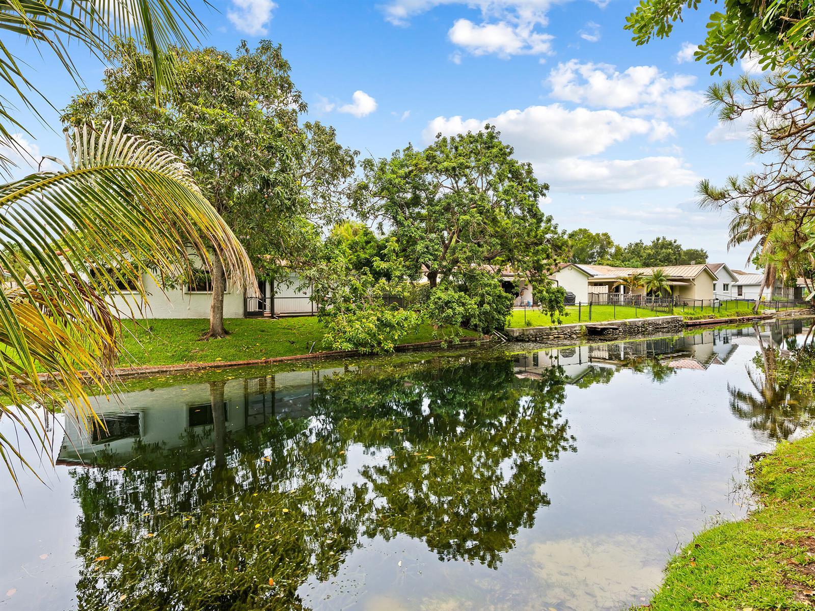 10497 NW 4th Street, Fort Lauderdale FL 33071 photo 4