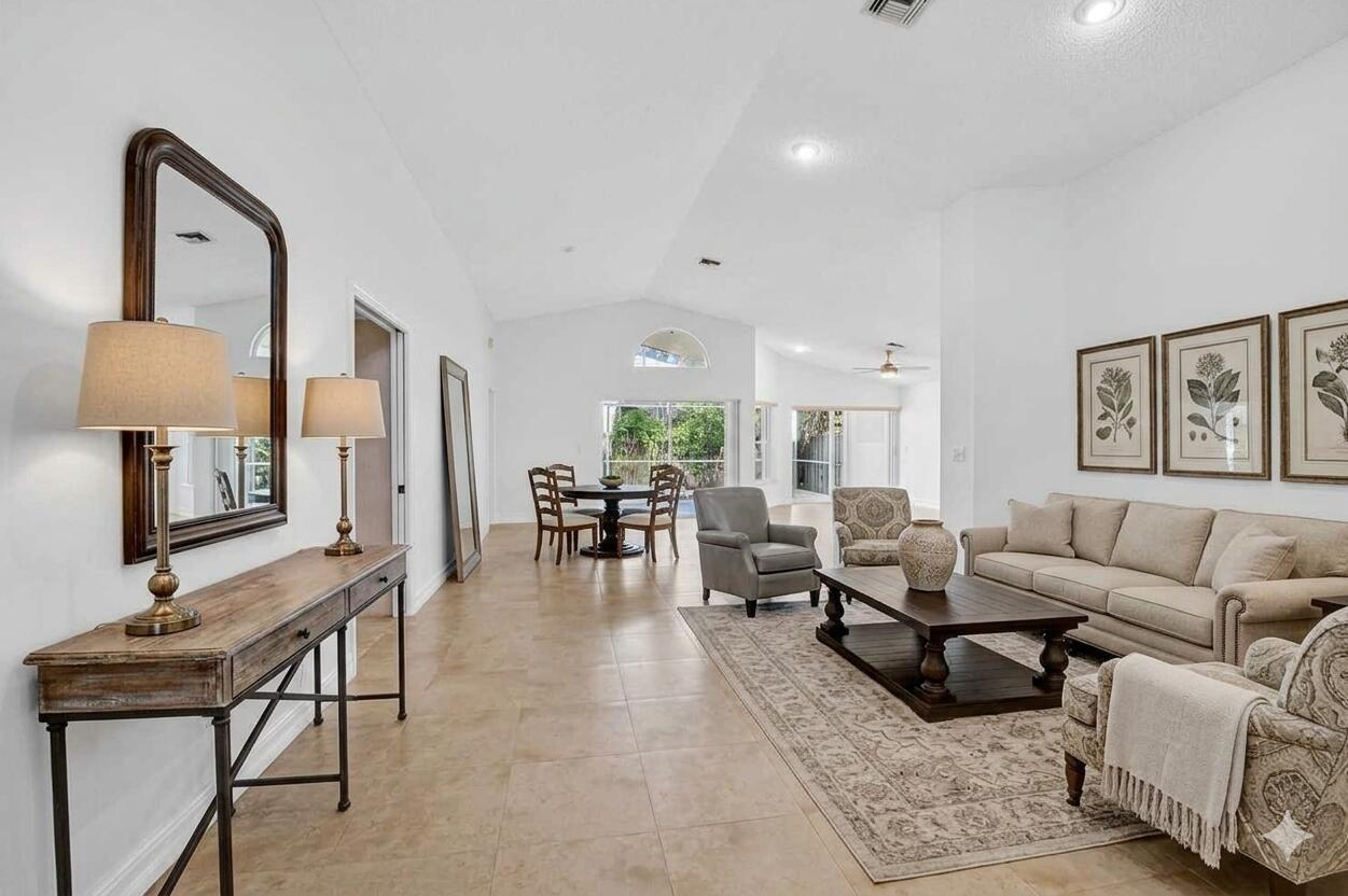 9914 Harbour Lake Circle, Boynton Beach FL 33437 photo 4