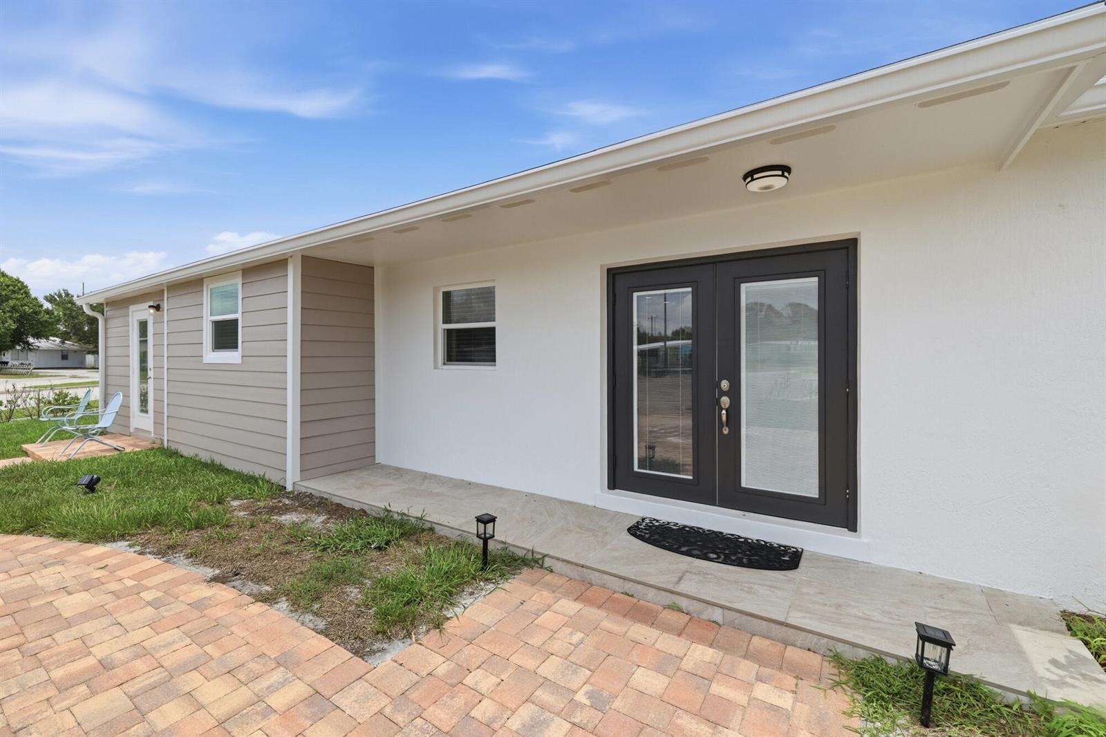 225 SE Airoso Boulevard, Port St. Lucie FL 34983 photo 2