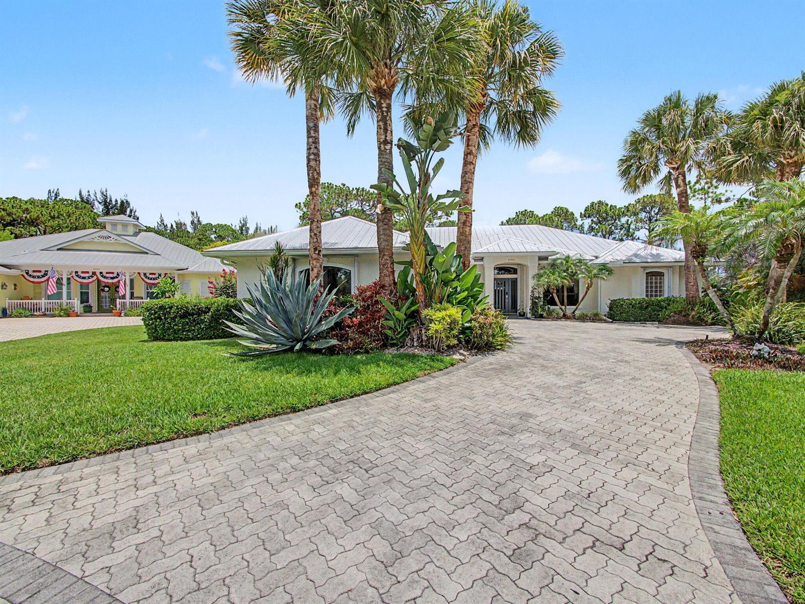 8780 SW Fishermans Wharf Drive, Stuart FL 34997 photo 2