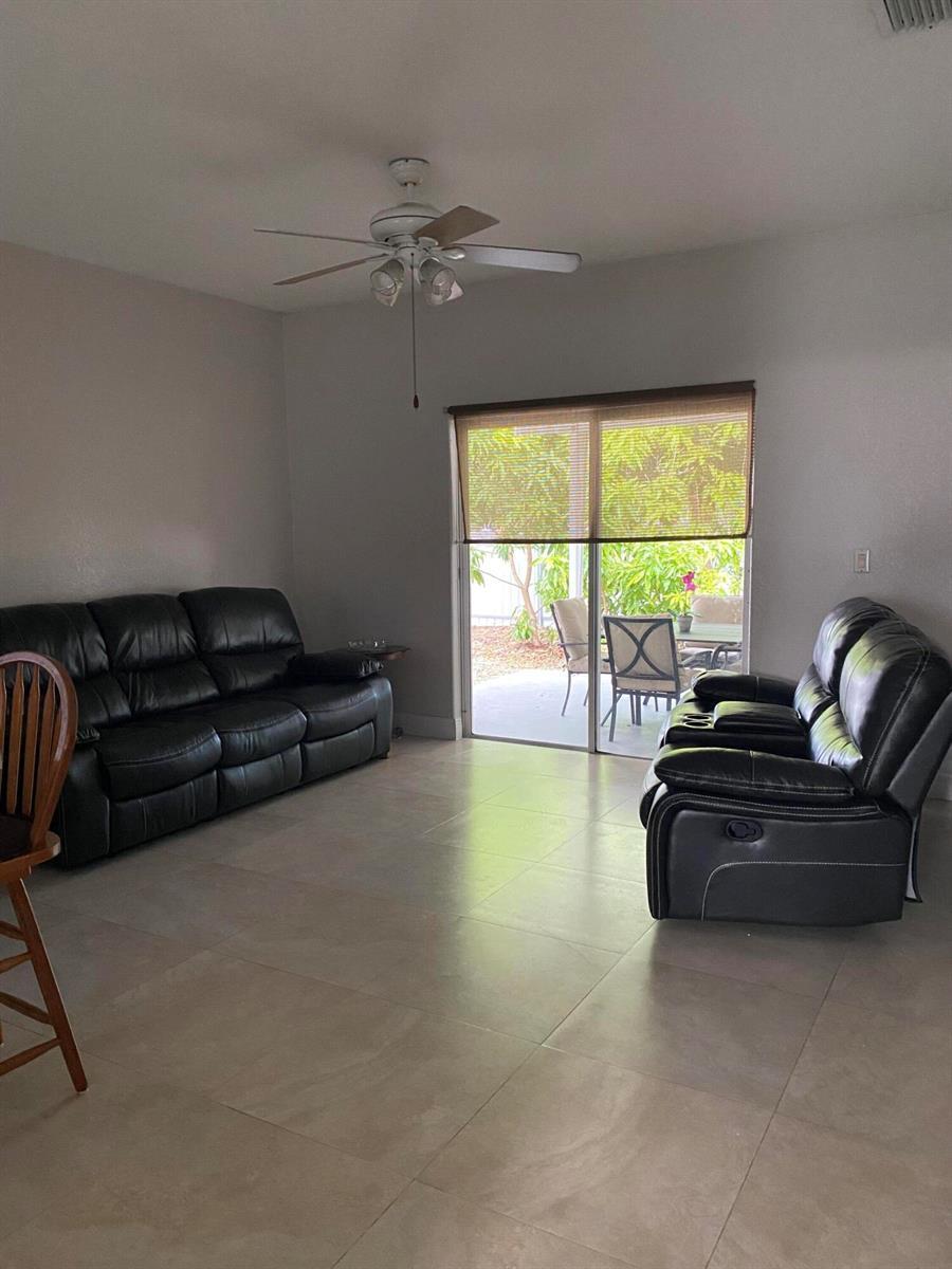 16307 NW 91st Avenue, Miami Lakes FL 33018 photo 3