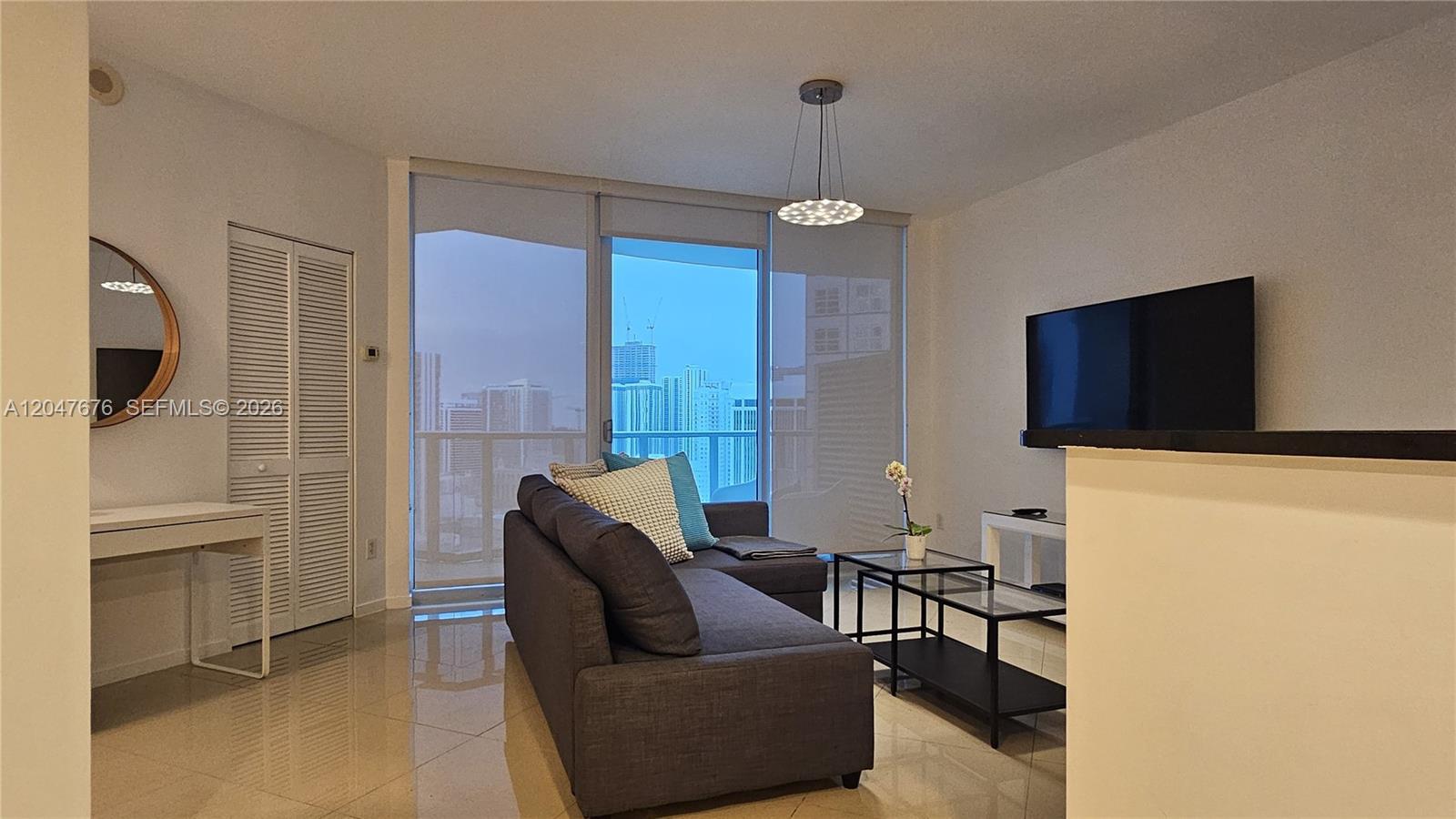 300 S Biscayne Blvd # 2905, Miami FL 33131 photo 2