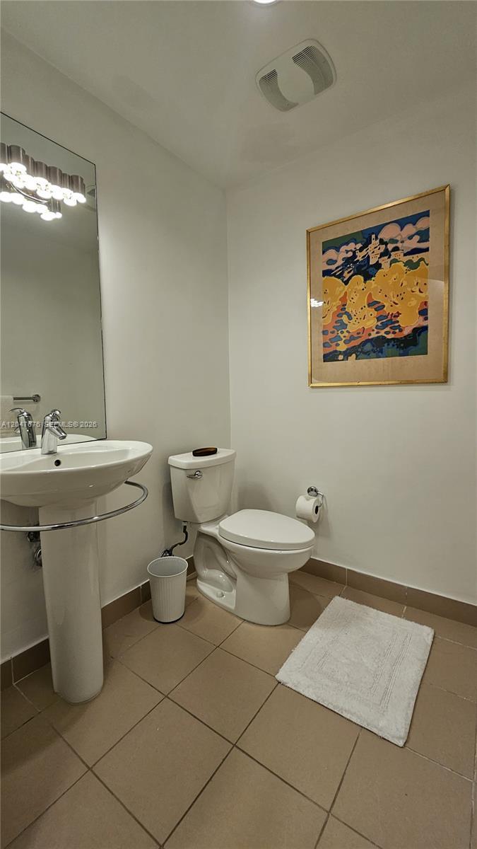 300 S Biscayne Blvd # 2905, Miami FL 33131 photo 3