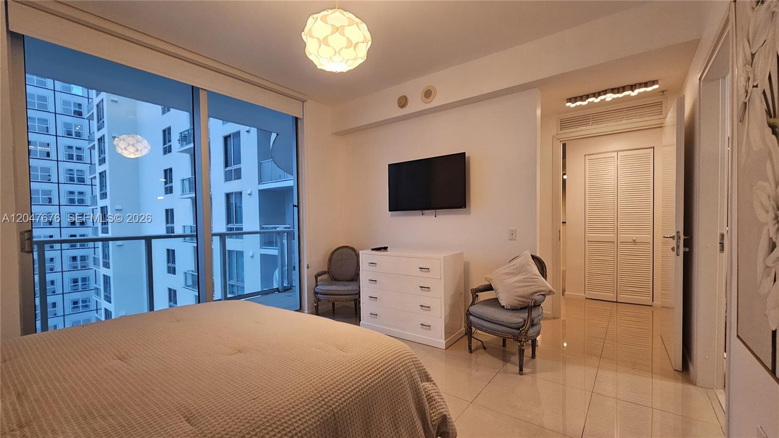 300 S Biscayne Blvd # 2905, Miami FL 33131 photo 5