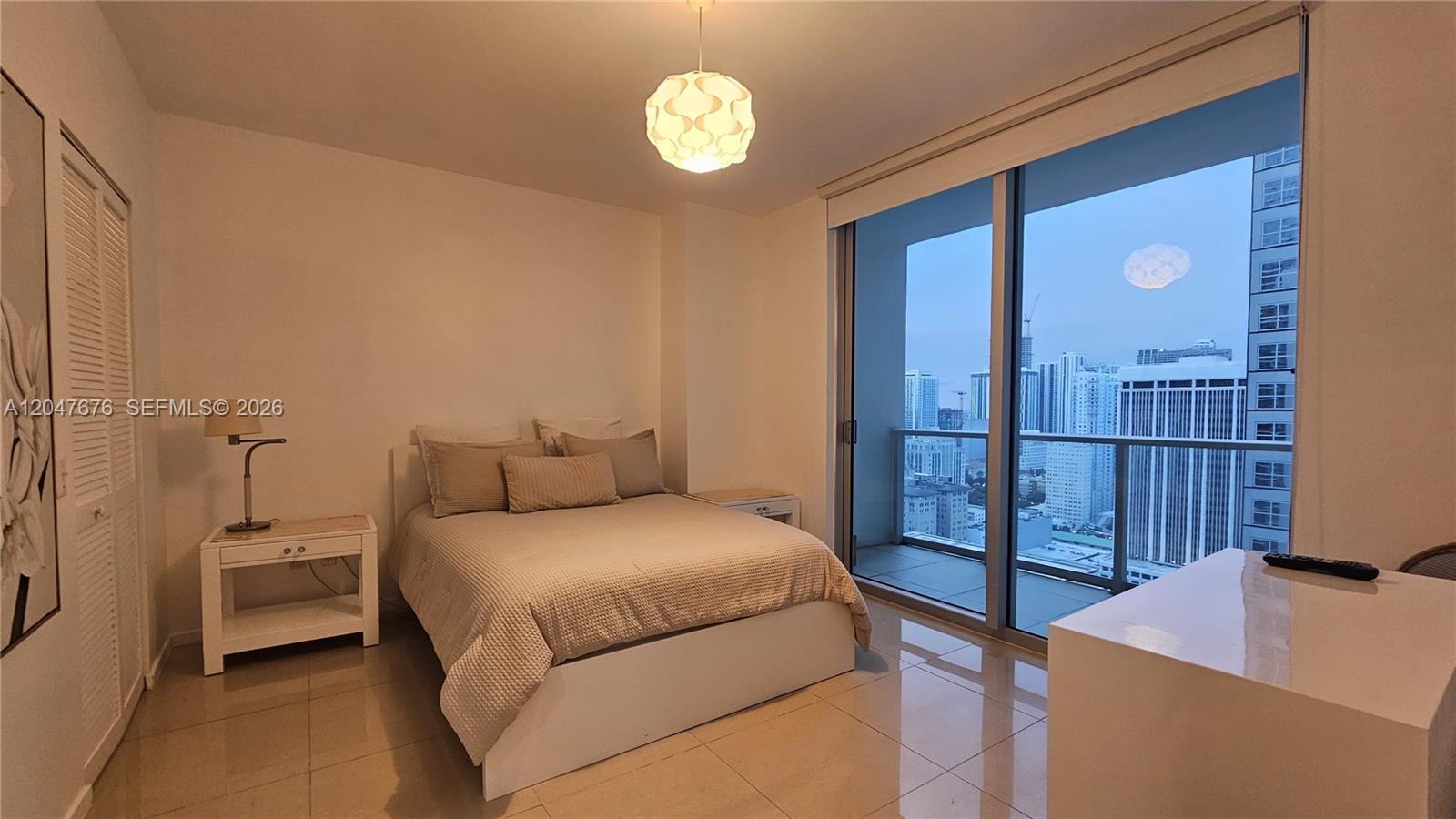 300 S Biscayne Blvd # 2905, Miami FL 33131 photo 4