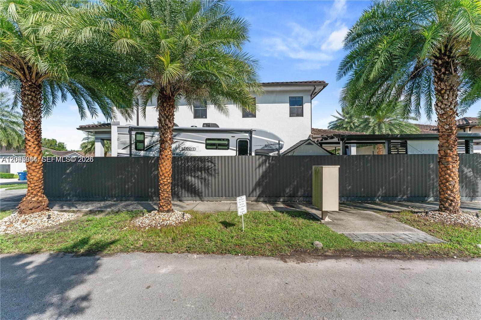 14856 SW 27th Ter, Miami FL 33185 photo 3