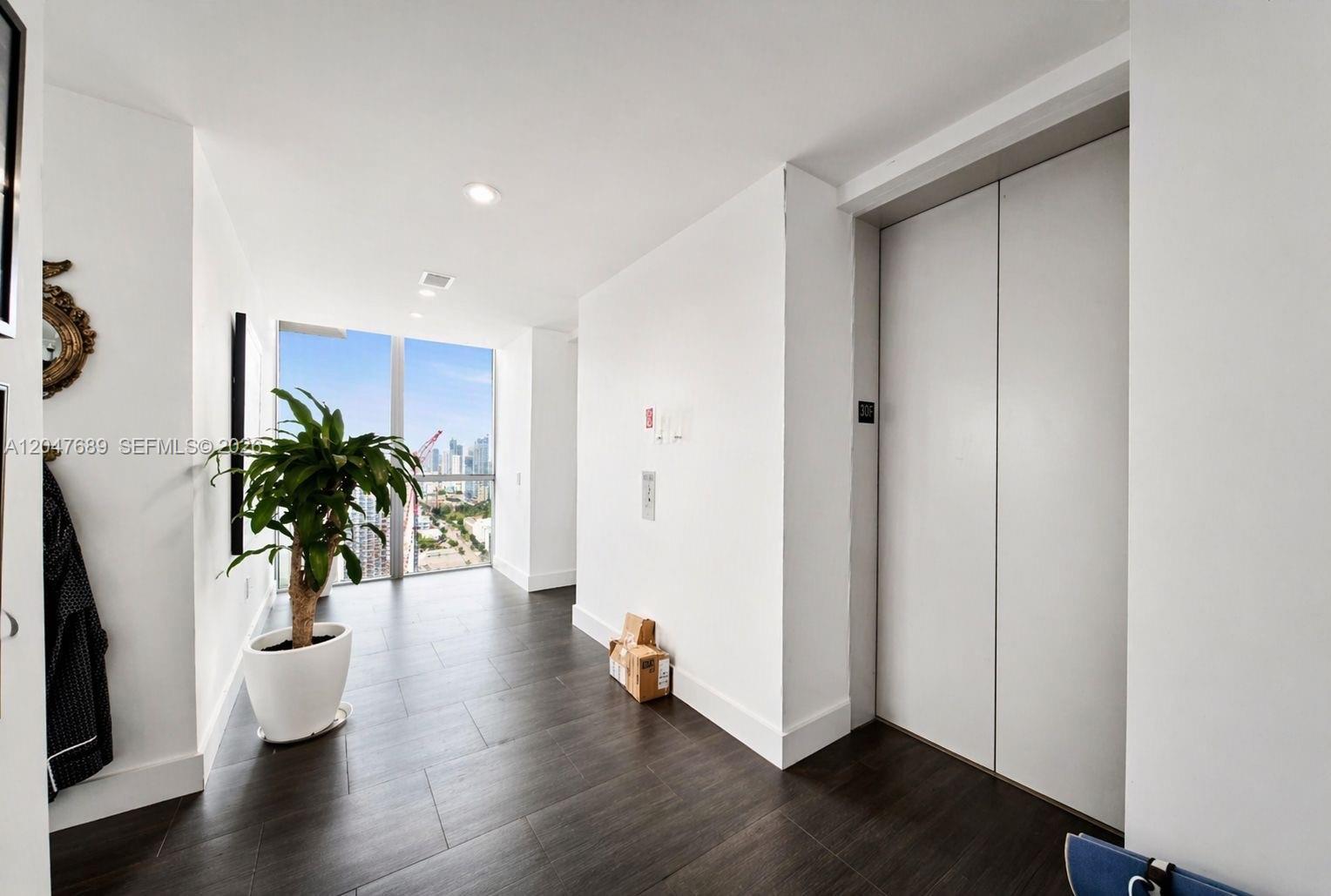 1100 Biscayne Blvd # 3708, Miami FL 33132 photo 2