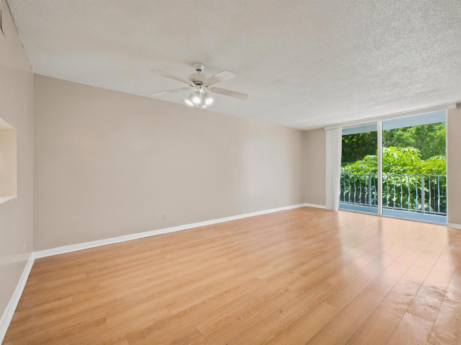 500 Executive Center Drive # 2m, West Palm Beach FL 33401 photo 3
