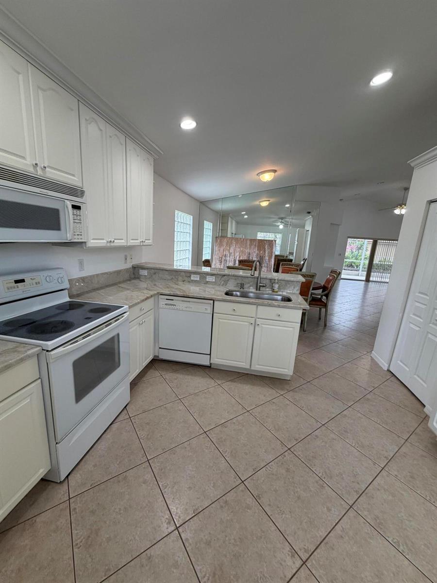 8046 Florenza Drive, Boynton Beach FL 33472 photo 5