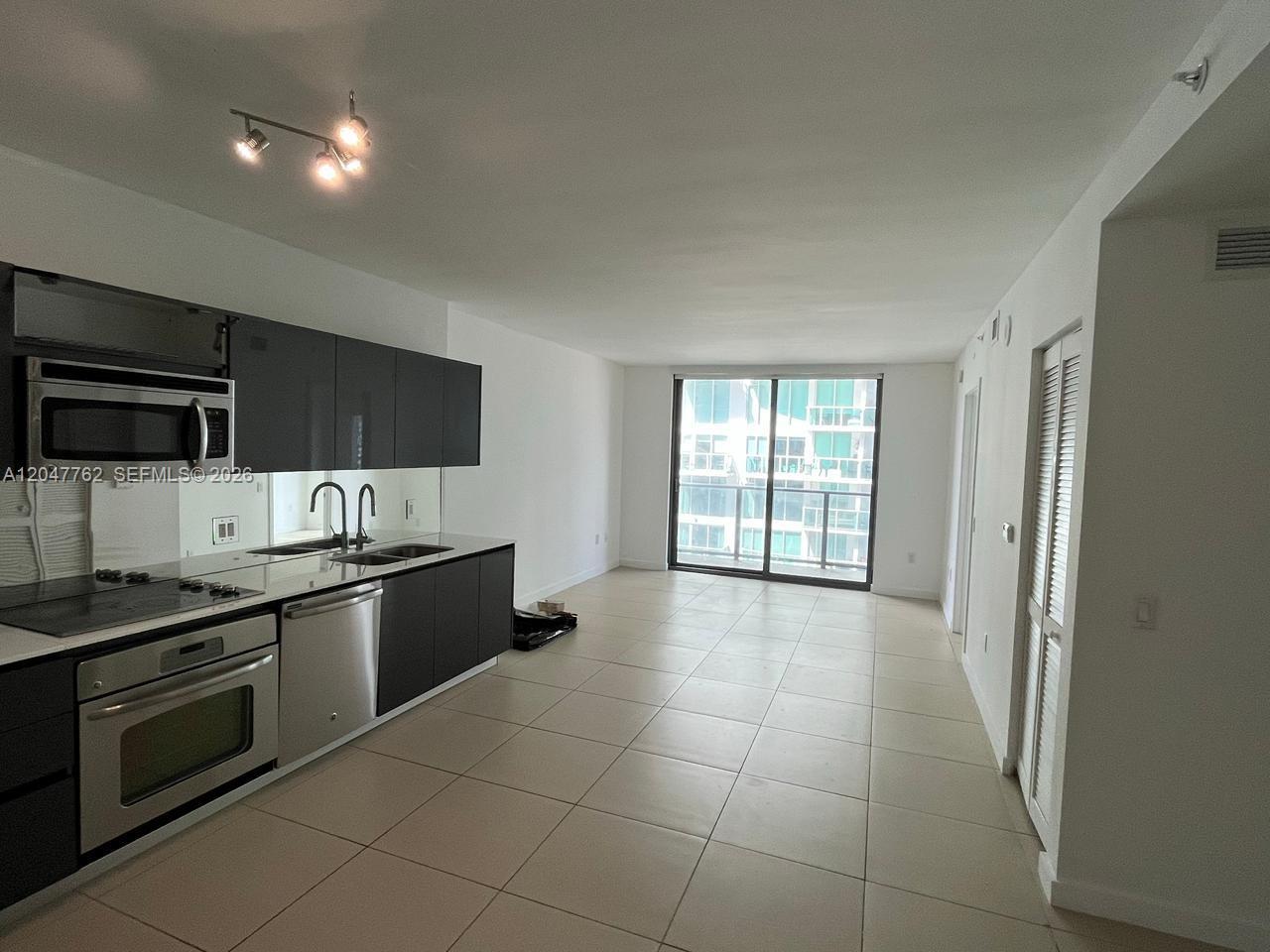 31 SE 6th St # 1004, Miami FL 33131