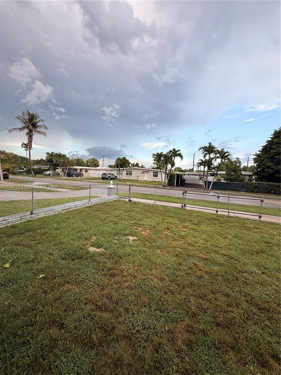 10555 SW 32nd St, Miami FL 33165 photo 5