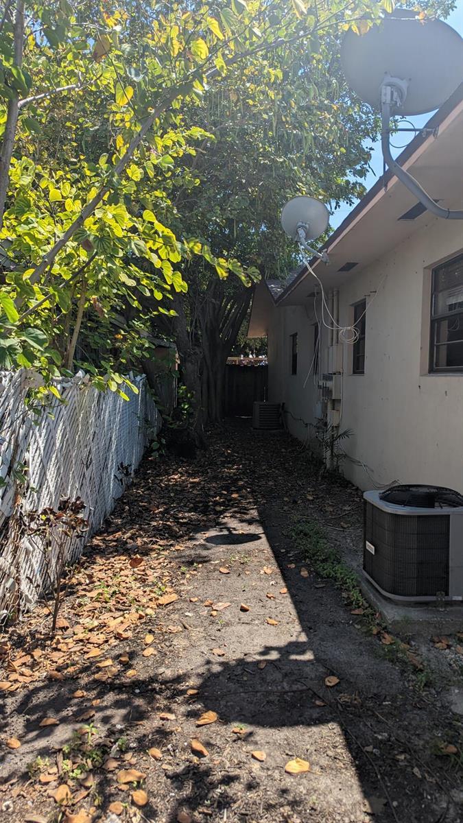1944 Taft Street, Hollywood FL 33020 photo 4