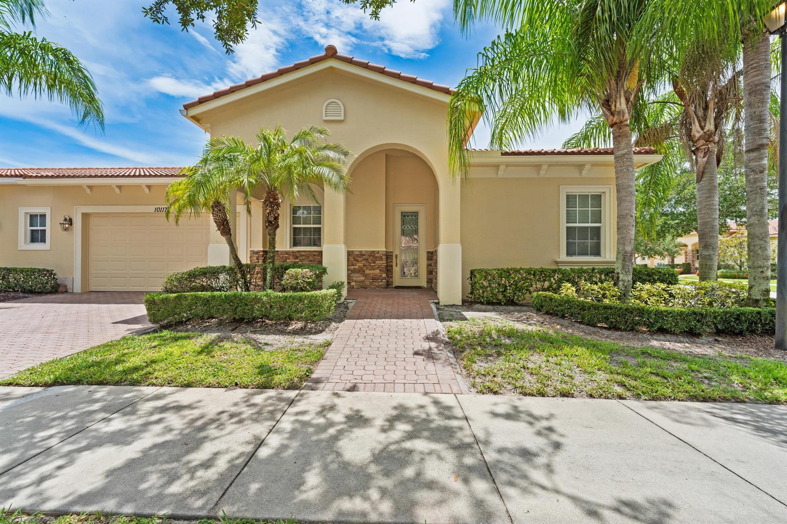 10117 SW Canossa Way, Port St. Lucie FL 34986