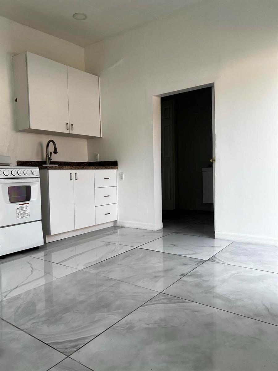 1212 NW 13th Court, Fort Lauderdale FL 33311 photo 4