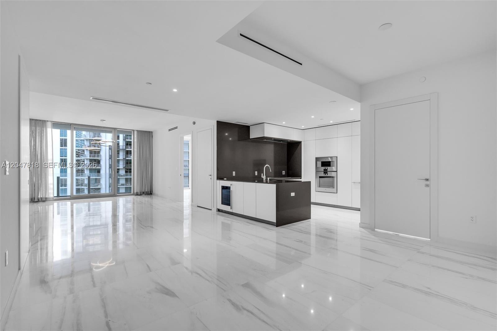 300 Biscayne Boulevard Way, Miami FL 33131