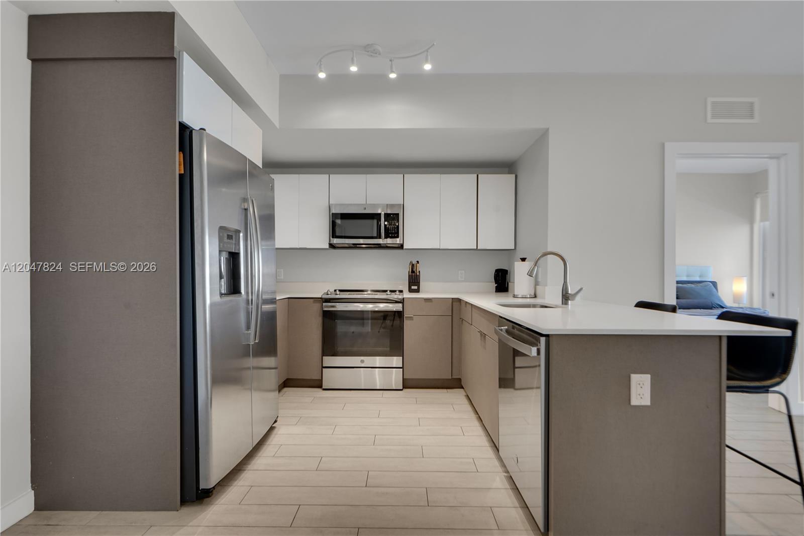 321 NE 26th St # 806, Miami FL 33137 photo 5