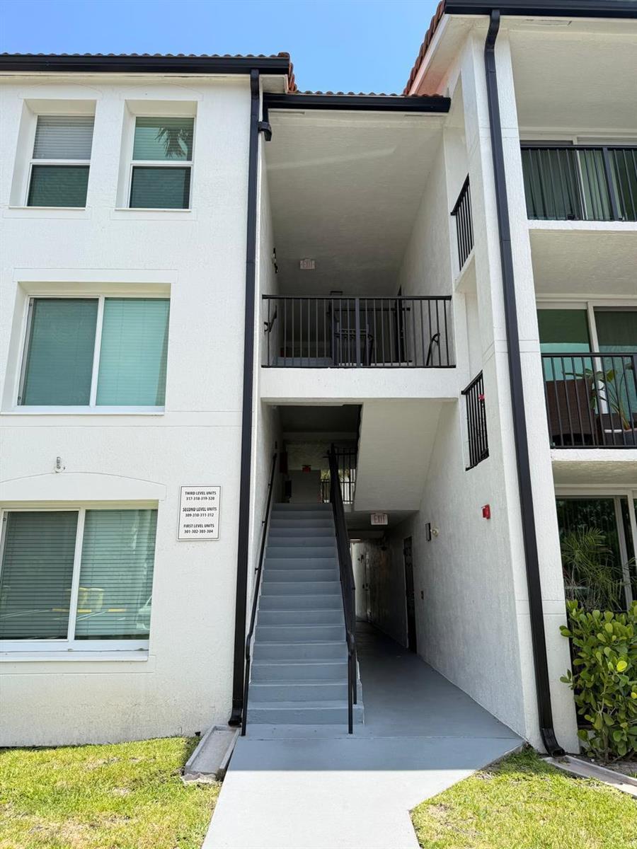 317 Villa Circle # 317, Boynton Beach FL 33435 photo 4