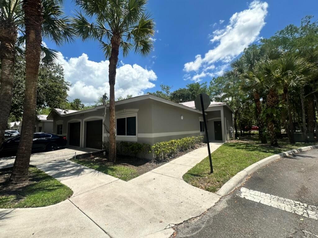 220 Crestwood Circle # 106, Royal Palm Beach FL 33411 photo 3