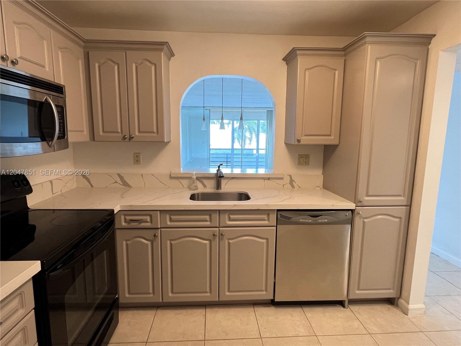 403 NW 68th Ave # 206, Plantation FL 33317 photo 4