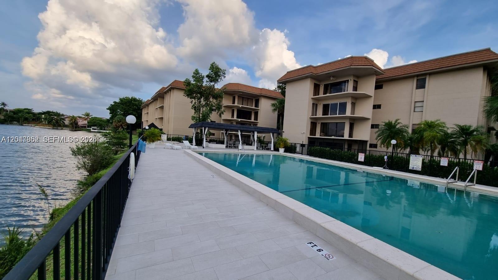 461 Ives Dairy Rd # 2, Miami FL 33179 photo 3