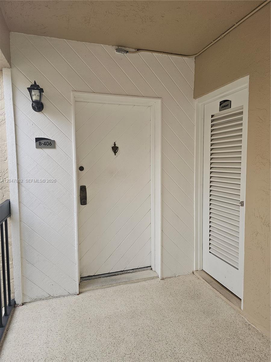 461 Ives Dairy Rd # 2, Miami FL 33179 photo 5