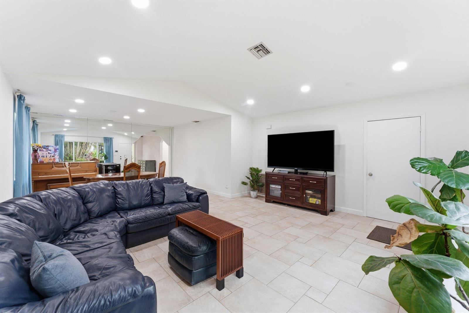 10237 NW 31st Street, Coral Springs FL 33065 photo 4