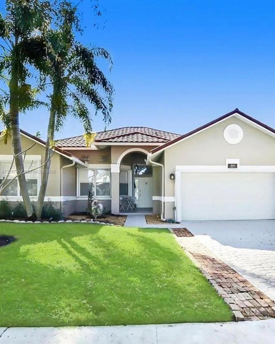 10644 Edinburgh St, Cooper City FL 33026