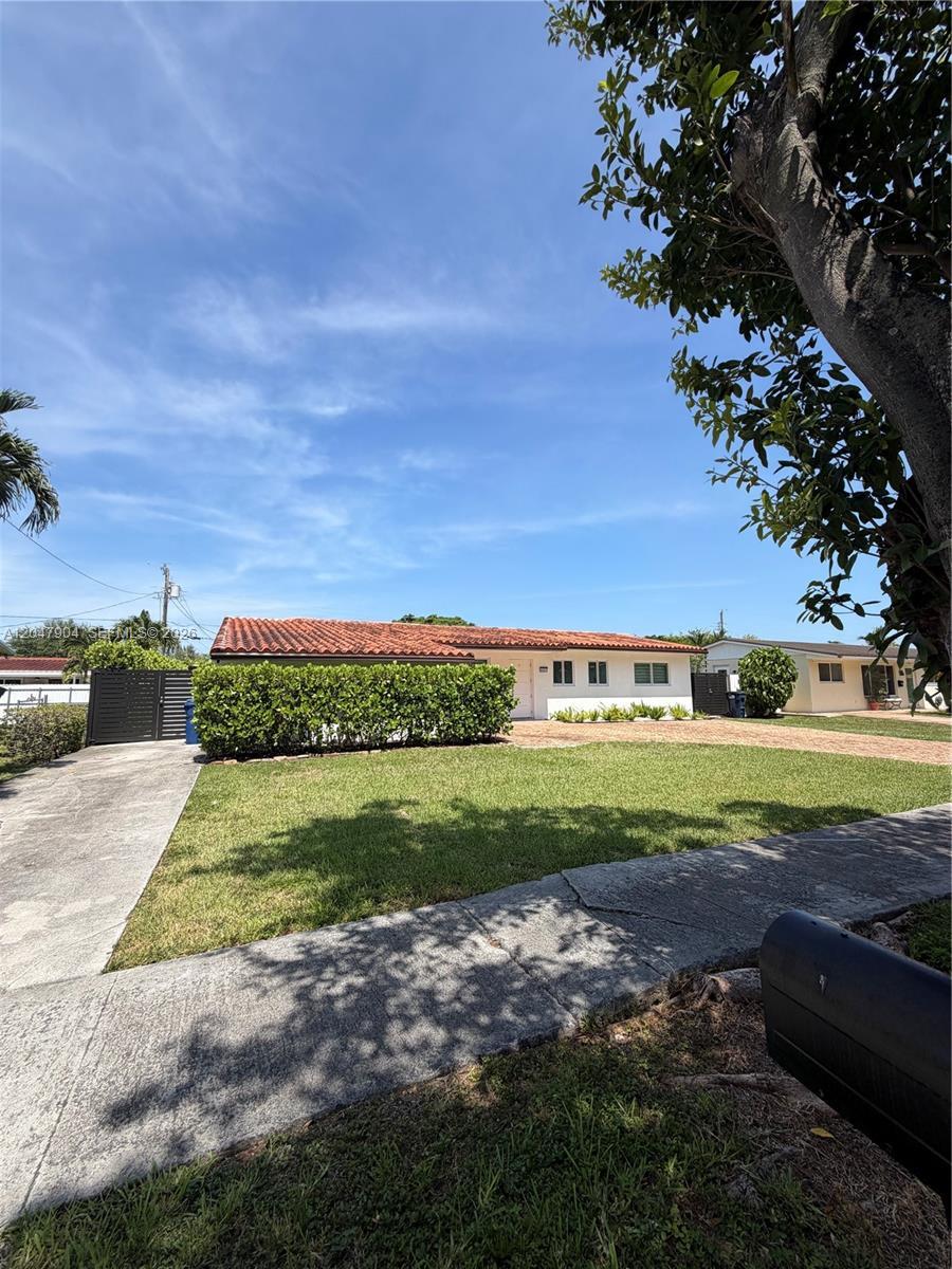 4401 SW 102nd Pl, Miami FL 33165 photo 2