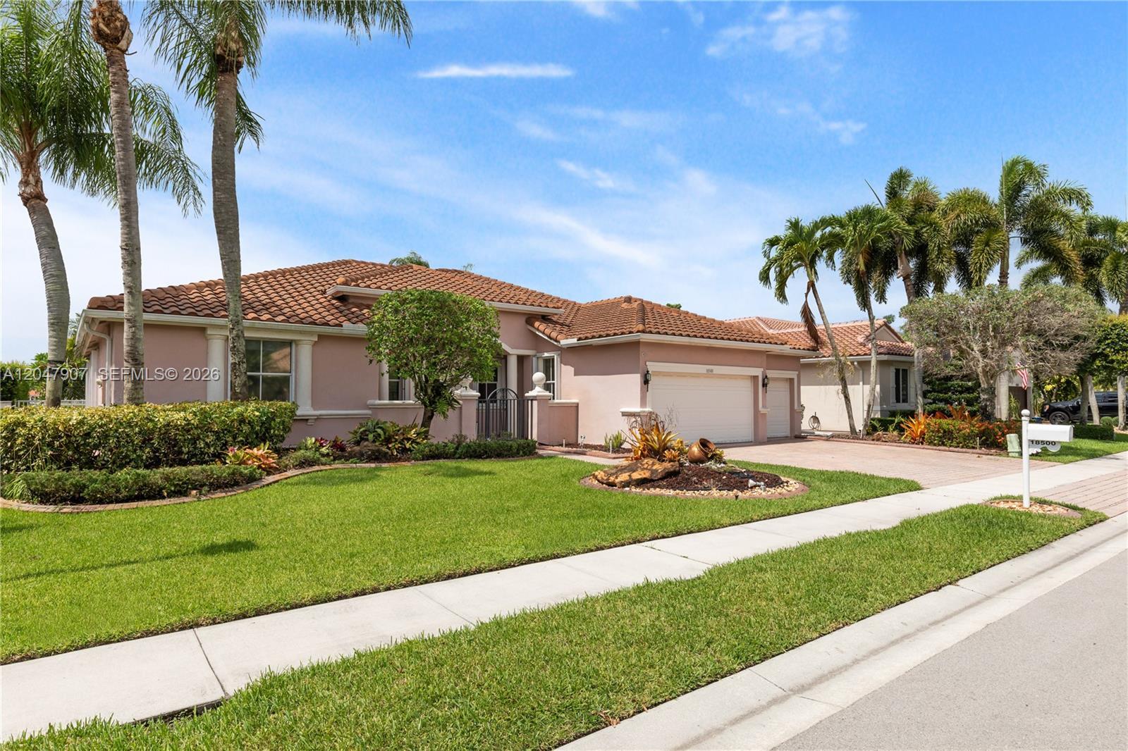 18500 SW 7th St, Pembroke Pines FL 33029 photo 3