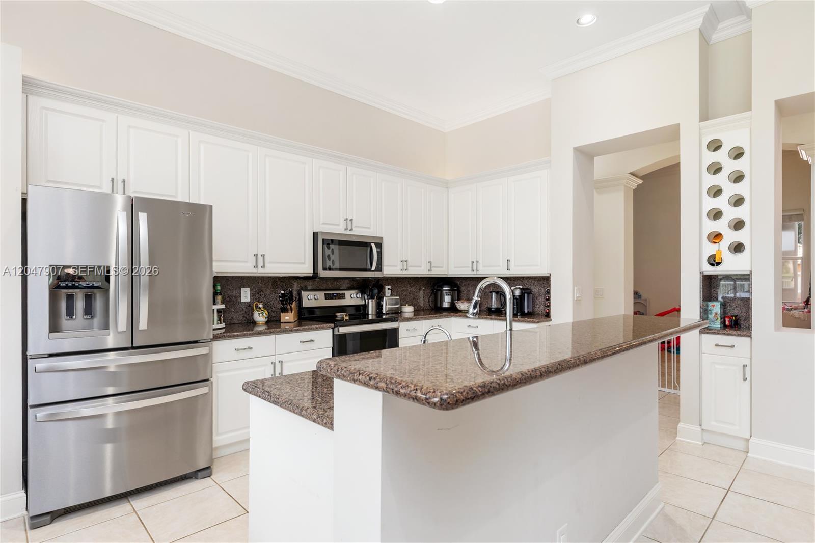 18500 SW 7th St, Pembroke Pines FL 33029 photo 5