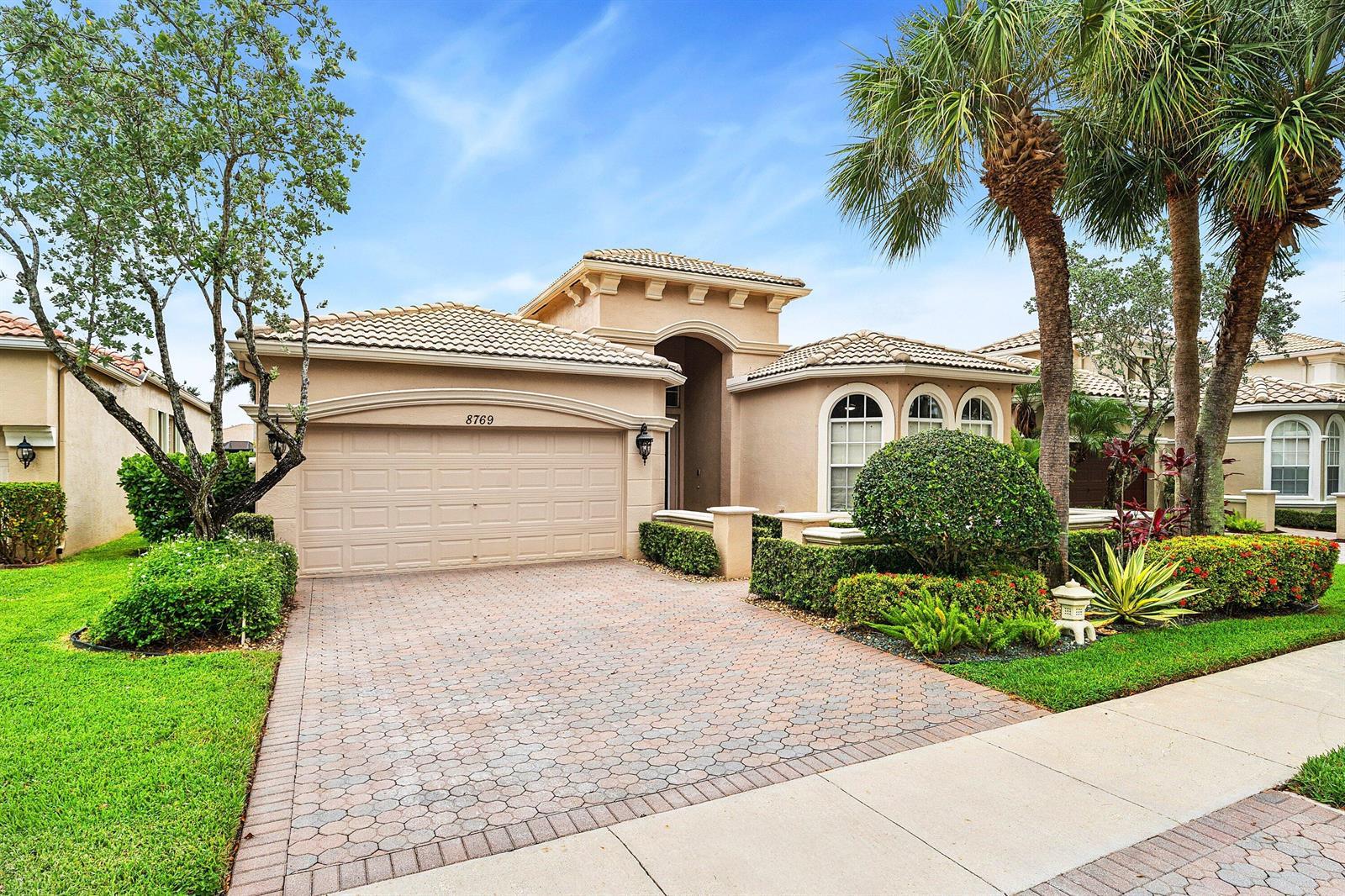 8769 Via Grande E, Wellington FL 33411 photo 2