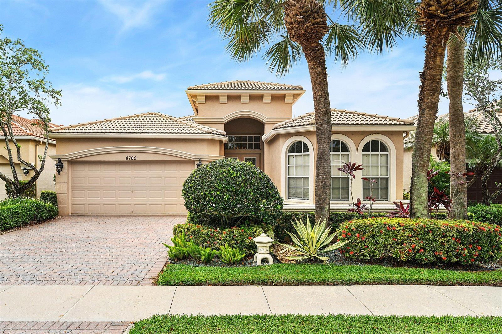 8769 Via Grande E, Wellington FL 33411