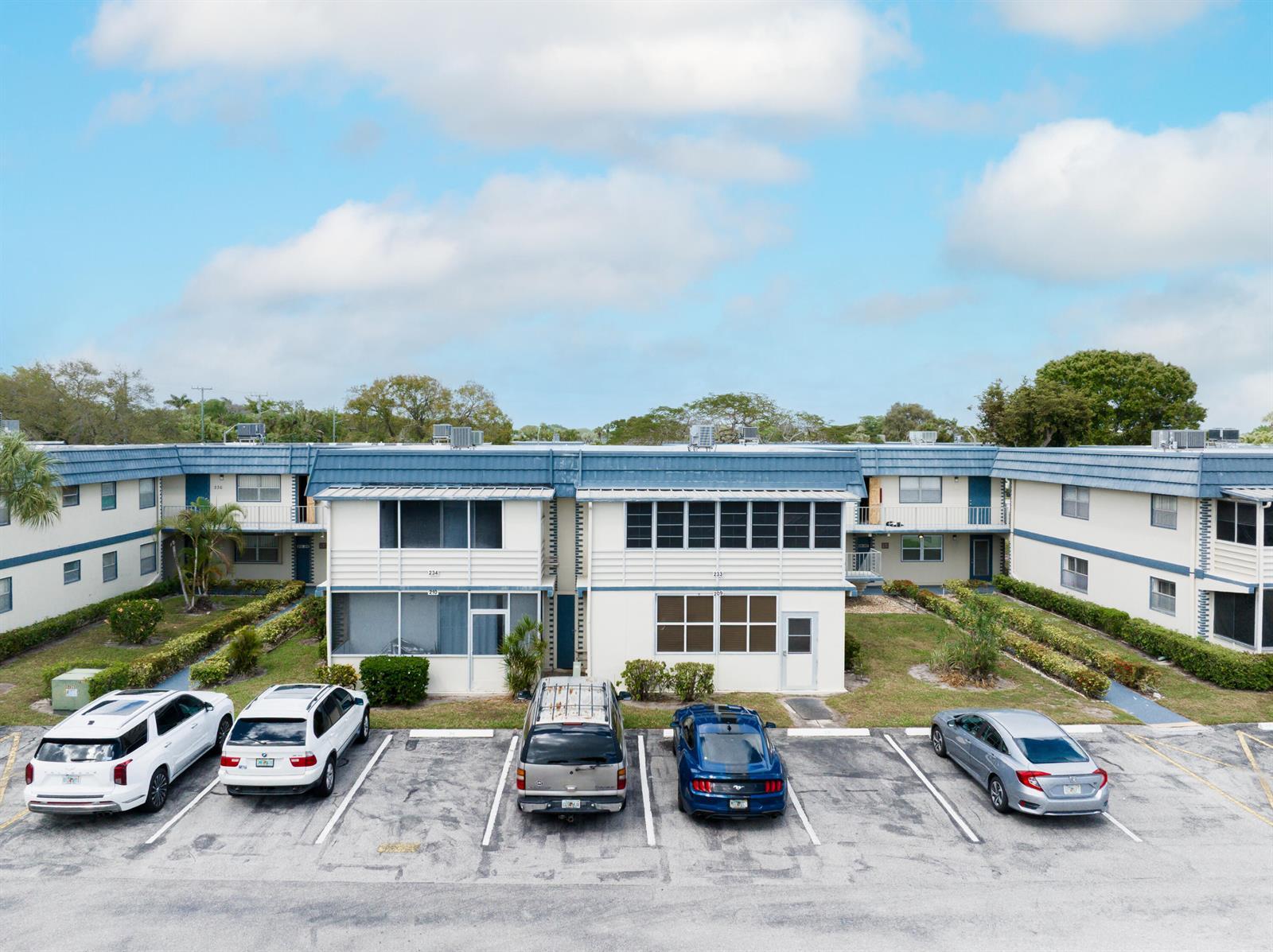 233 Brittany E, Delray Beach FL 33446 photo 3