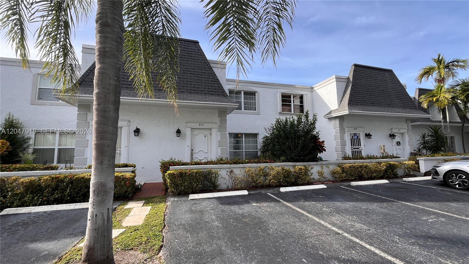 807 NE 27th Ave # 807, Hallandale Beach FL 33009 photo 2