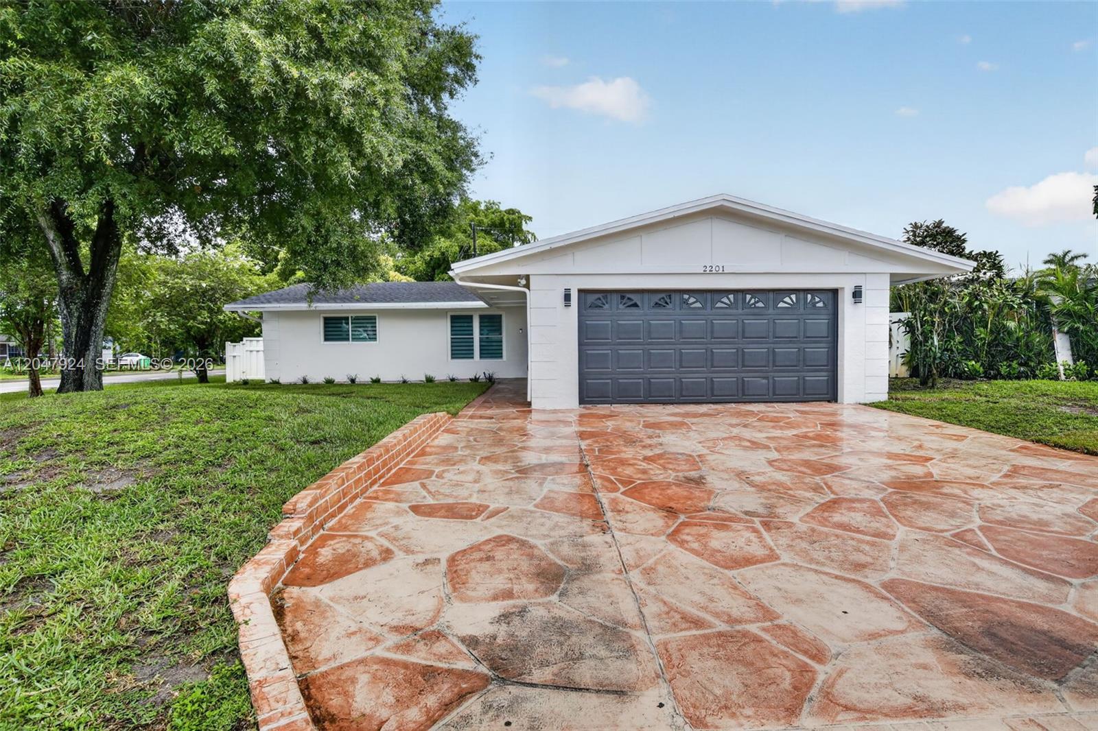 2201 NW 81st Ave, Sunrise FL 33322 photo 2
