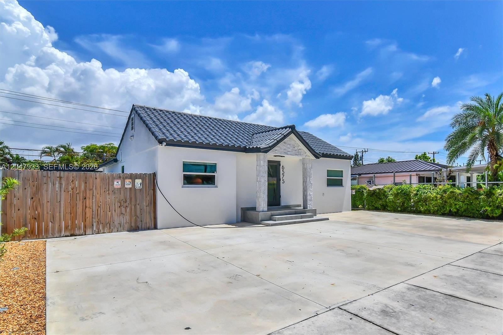 6575 SW 39th Ter, Miami FL 33155 photo 4