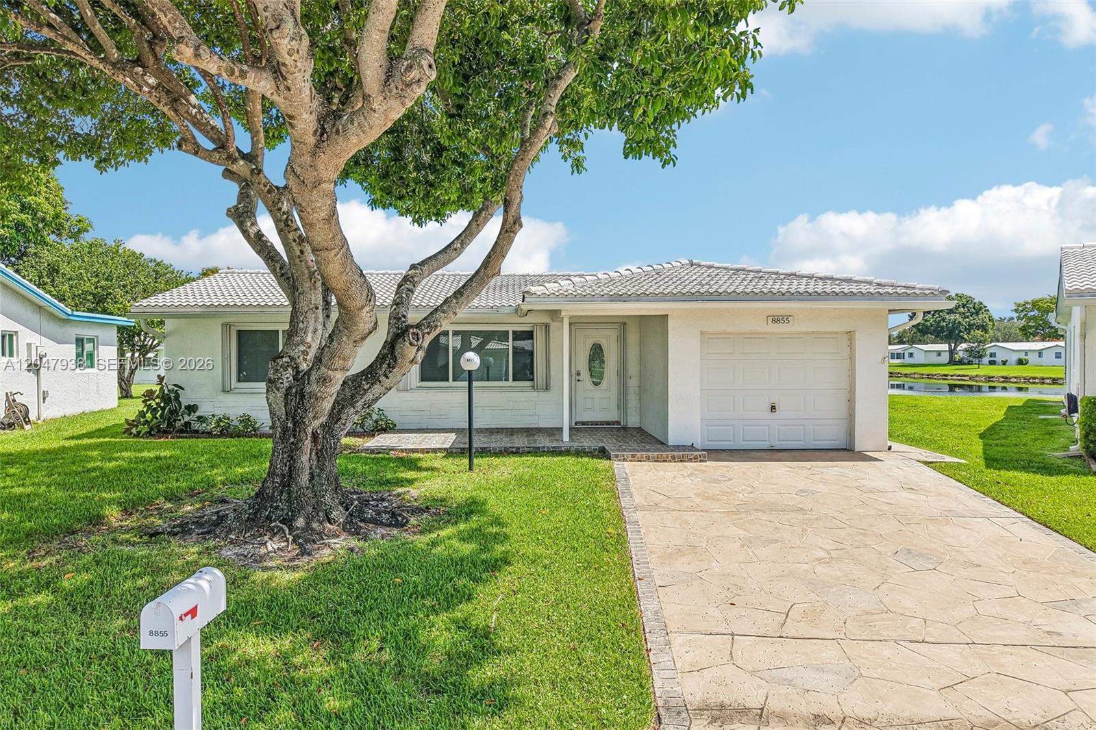 8855 NW 10th Pl, Plantation FL 33322