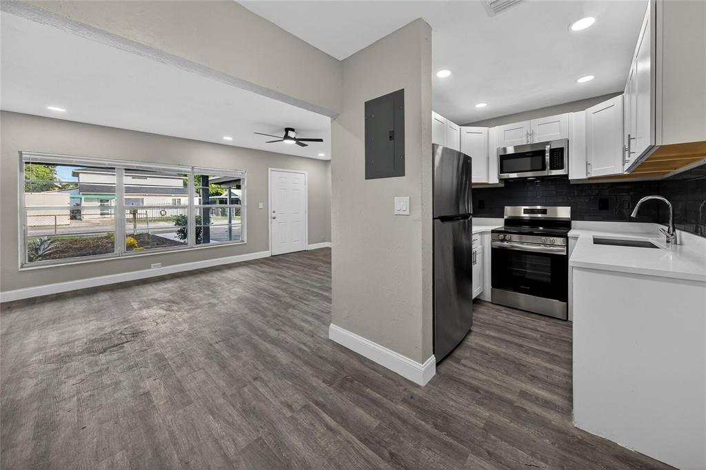 1541 NW 7th Terrace, Fort Lauderdale FL 33311 photo 4