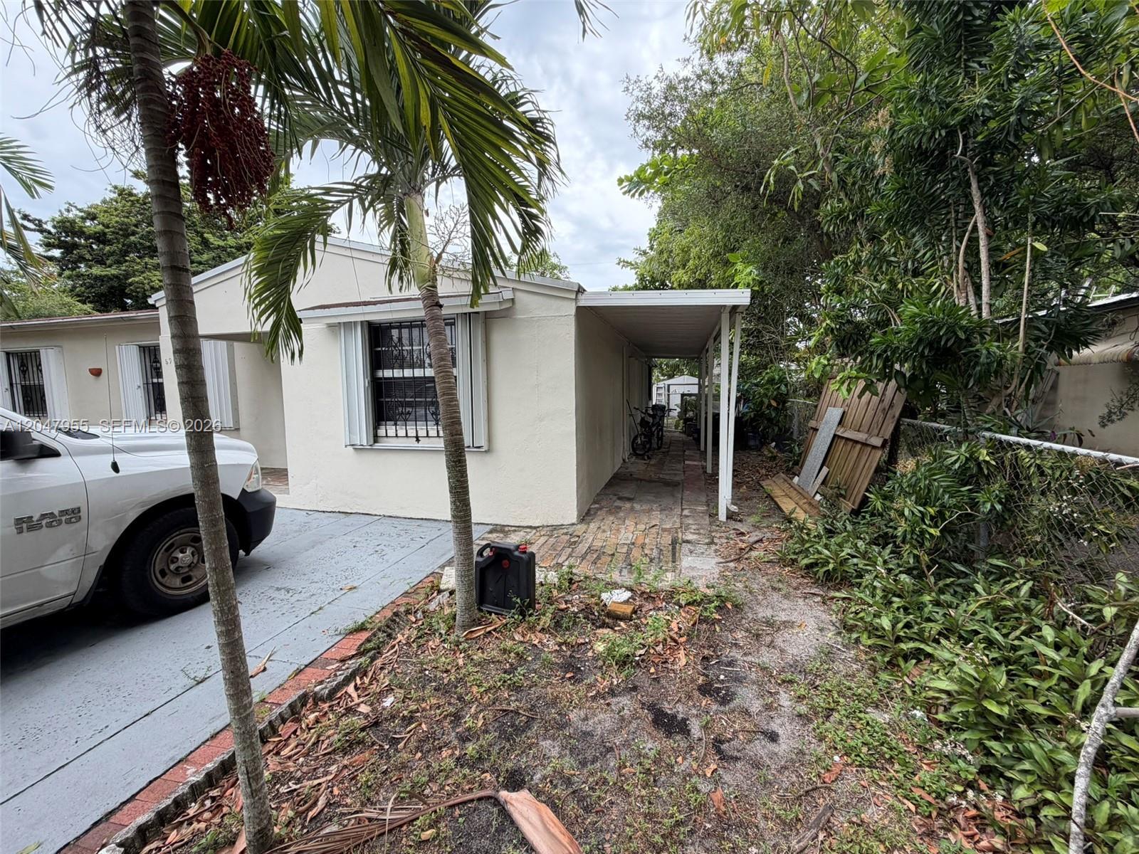 596 NW 109th St, Miami FL 33168 photo 2