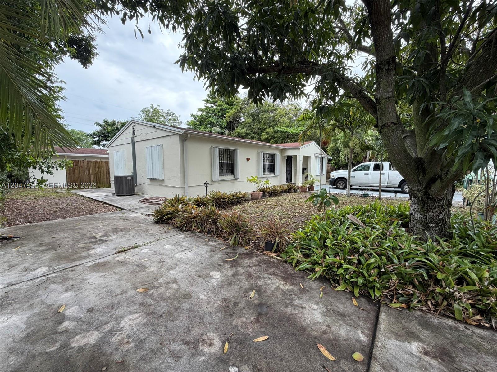 596 NW 109th St, Miami FL 33168 photo 4