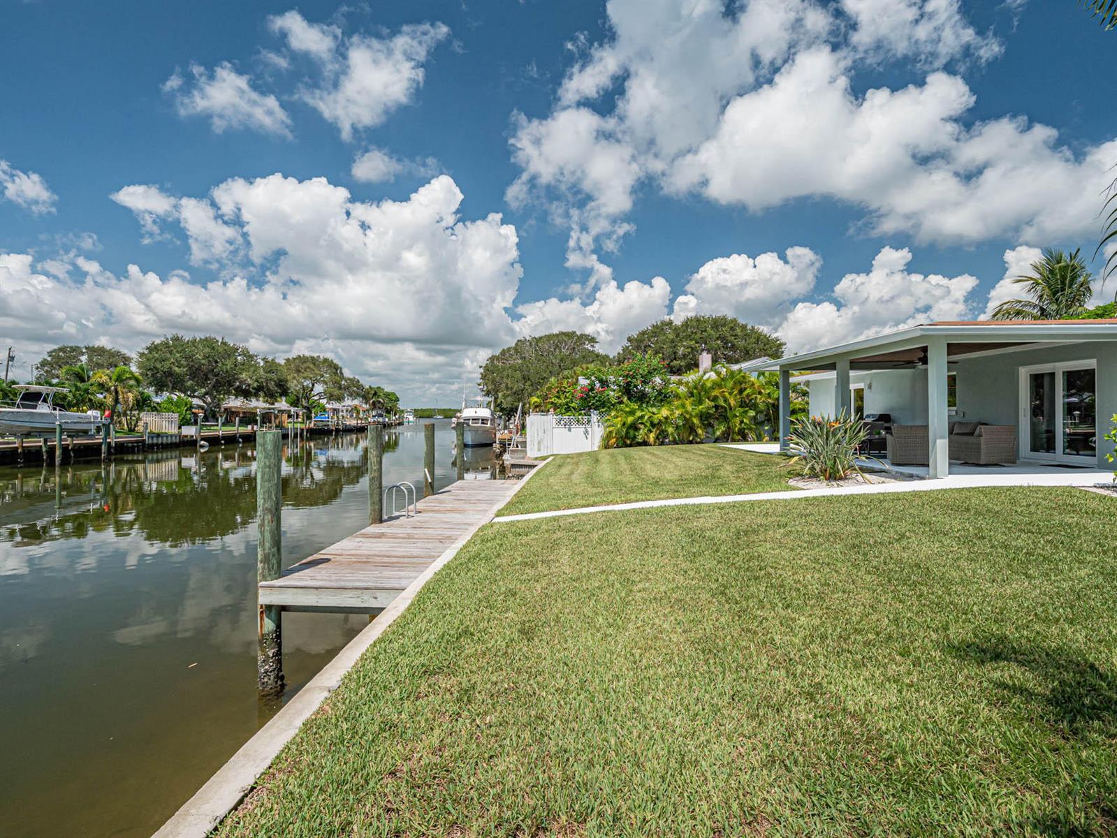 255 Marina Drive, Fort Pierce FL 34949 photo 4