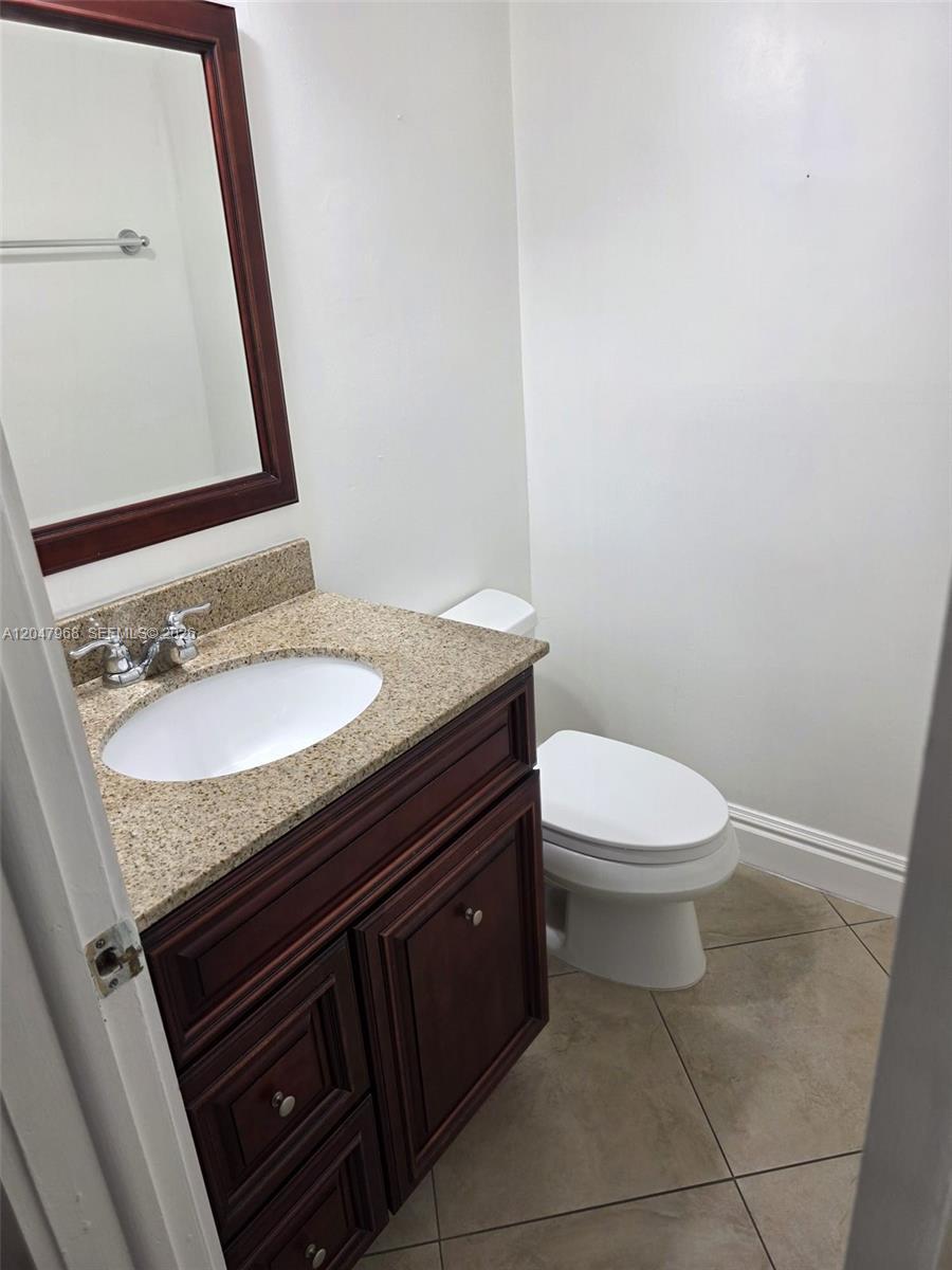 40 NW 87th Ave # D201, Miami FL 33172 photo 5