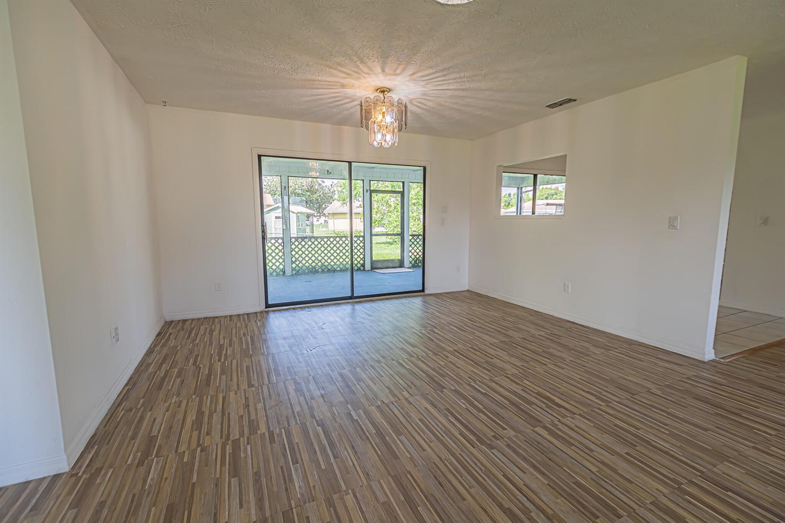 922 SE Thornhill Drive, Port St. Lucie FL 34983 photo 5