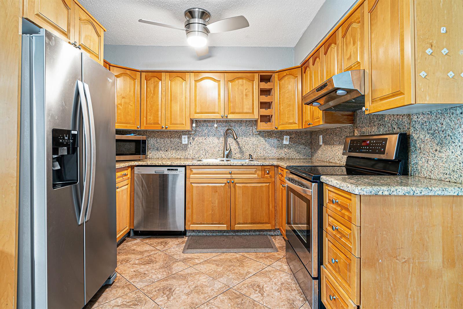 2722 Peer Lane # 187, Delray Beach FL 33445